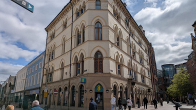 EE renew Ann Street Belfast lease
